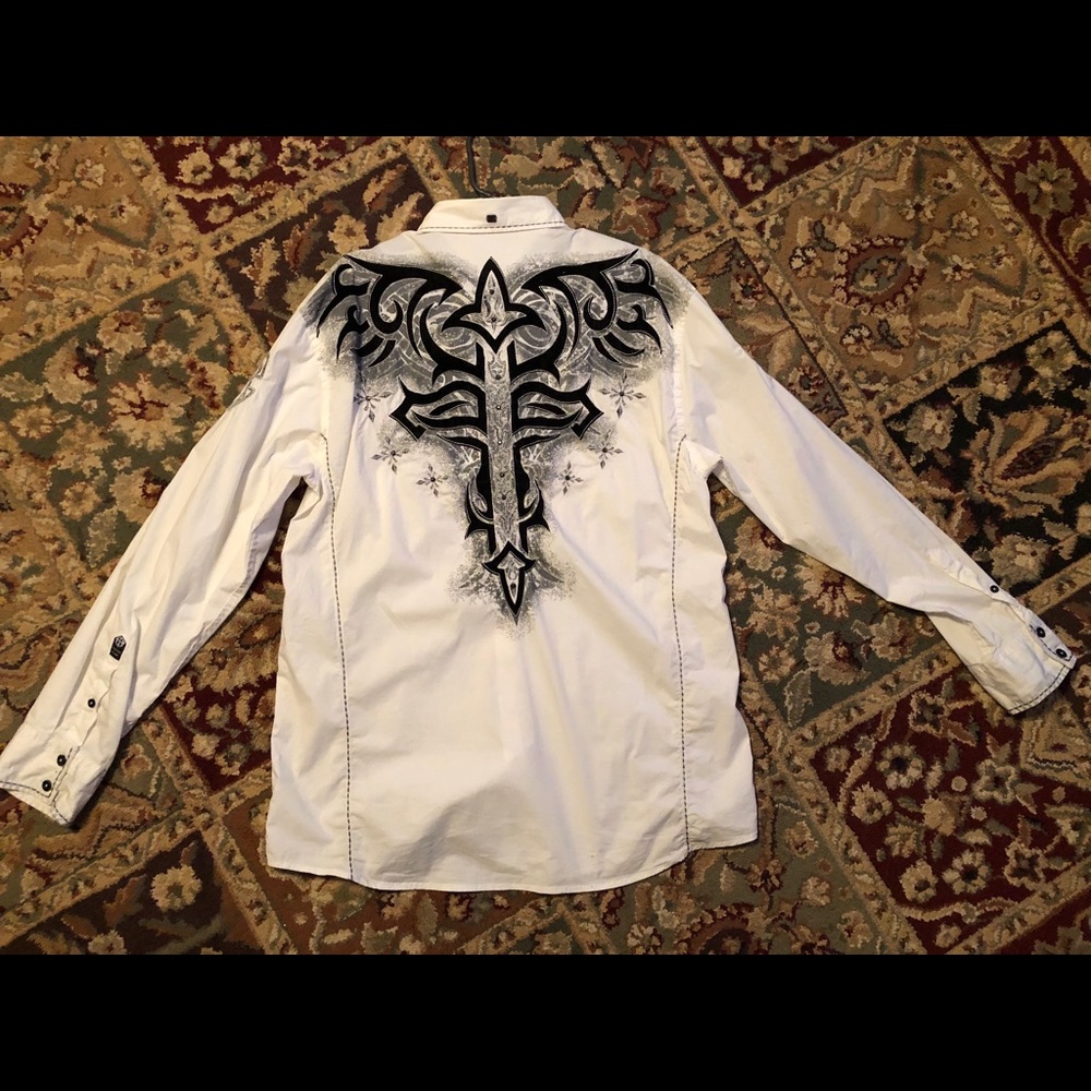 Men’s Roar shirt